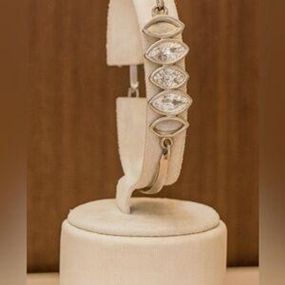 Vintage Y2K Womens Silver Toned Almond Shaped Open/Close Rhinestone Bracelet 90s